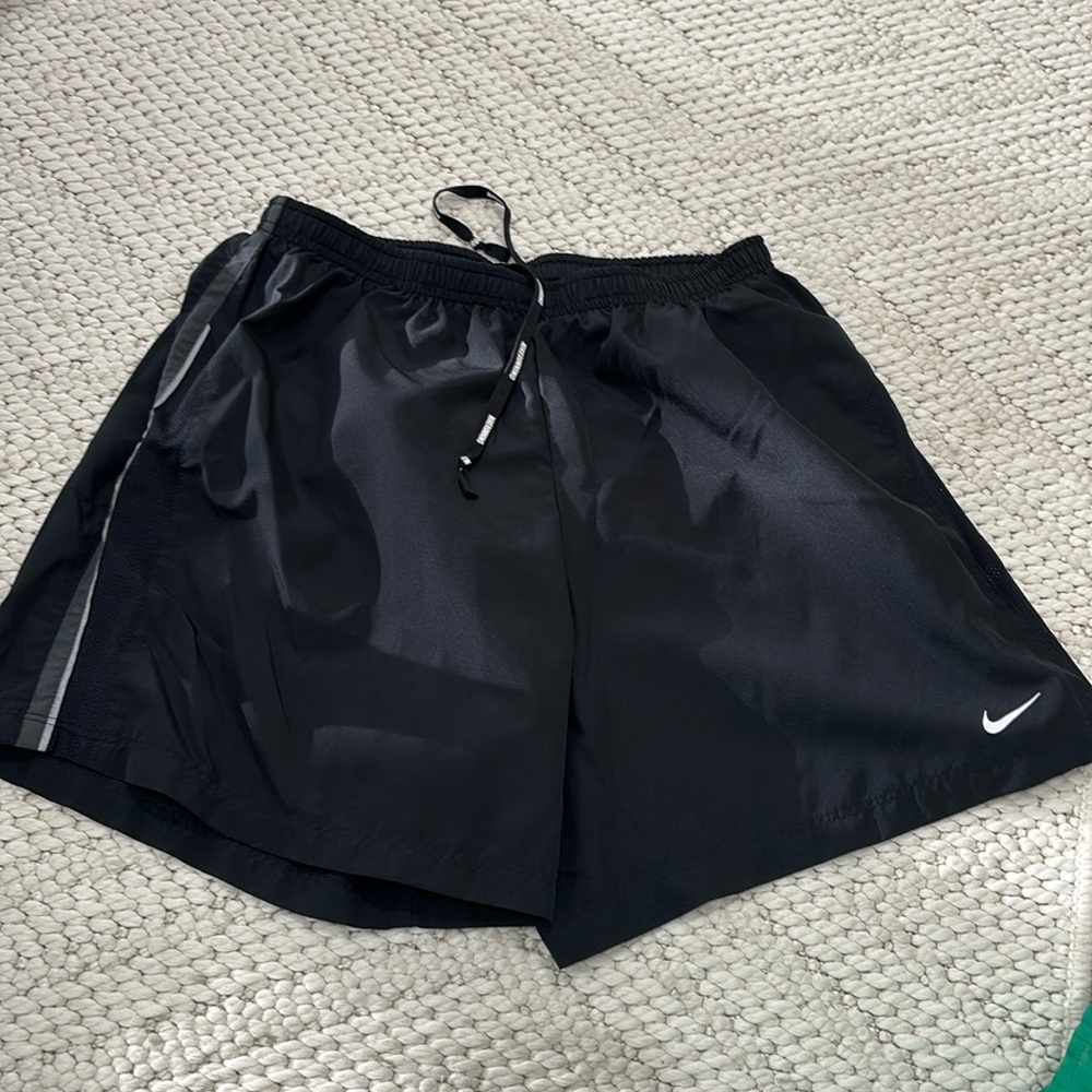 Men’s Nike dry fit short size medium black